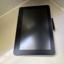 Wacom One Graphics Tablet for Drawing Design with Stylus Pen and charger