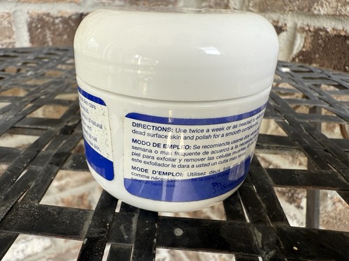 SeneGence SeneDerm Solutions Polishing Exfoliator with Vanuatu Volcanic Ash 2oz - Picture 2 of 3