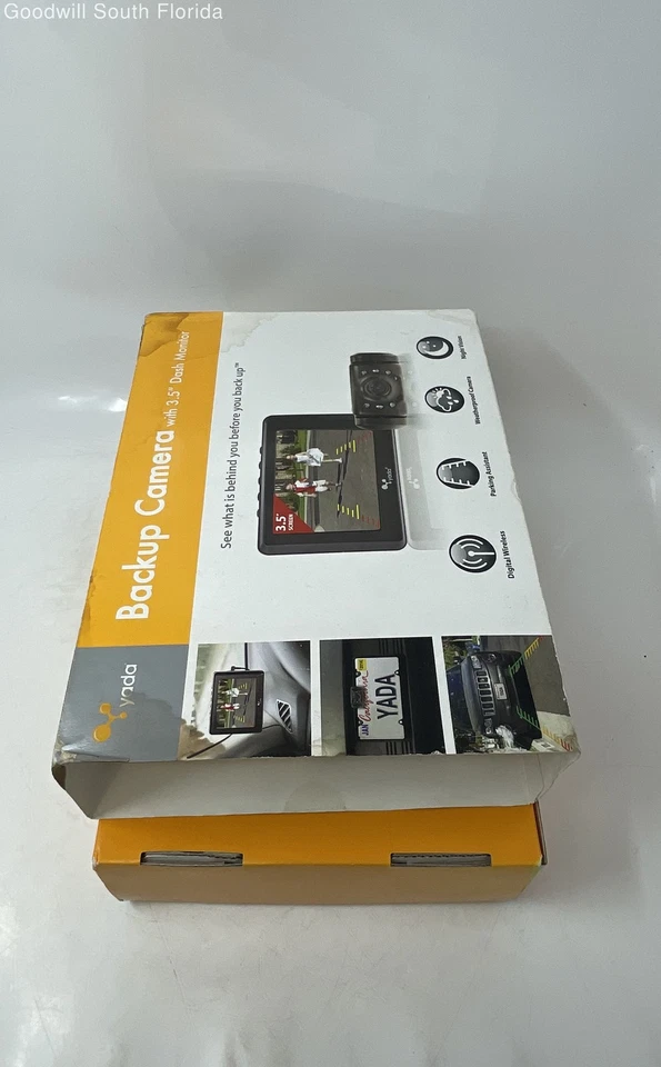 Yada Black Screen Parking Assist Backup Car Camera Dash Monitor - Image 2 of 4