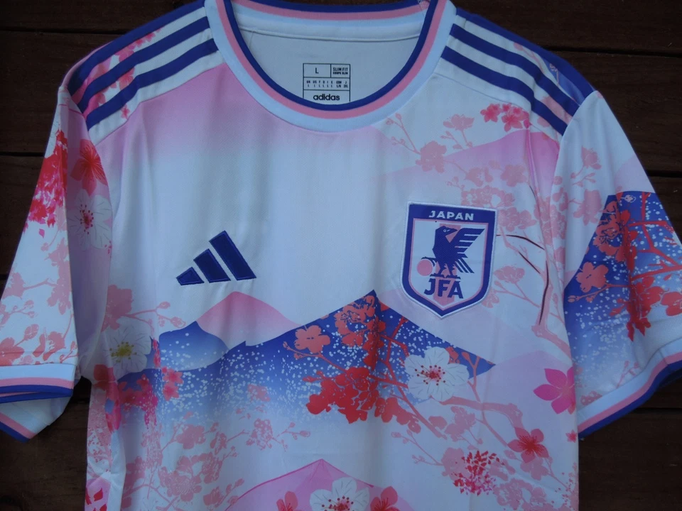 Camiseta de fútbol de la Selección Nacional de Japón edición especial, grande, adidas Foto 2 de 4