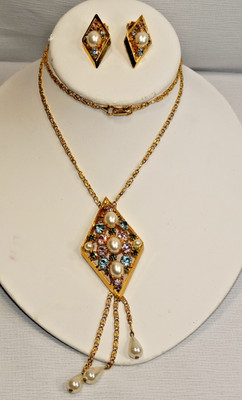 E19 VINTAGE RHINESTONE & FAUX PEARL DIAMOND TASSLE NECKLACE & EARRING MULTICOLOR