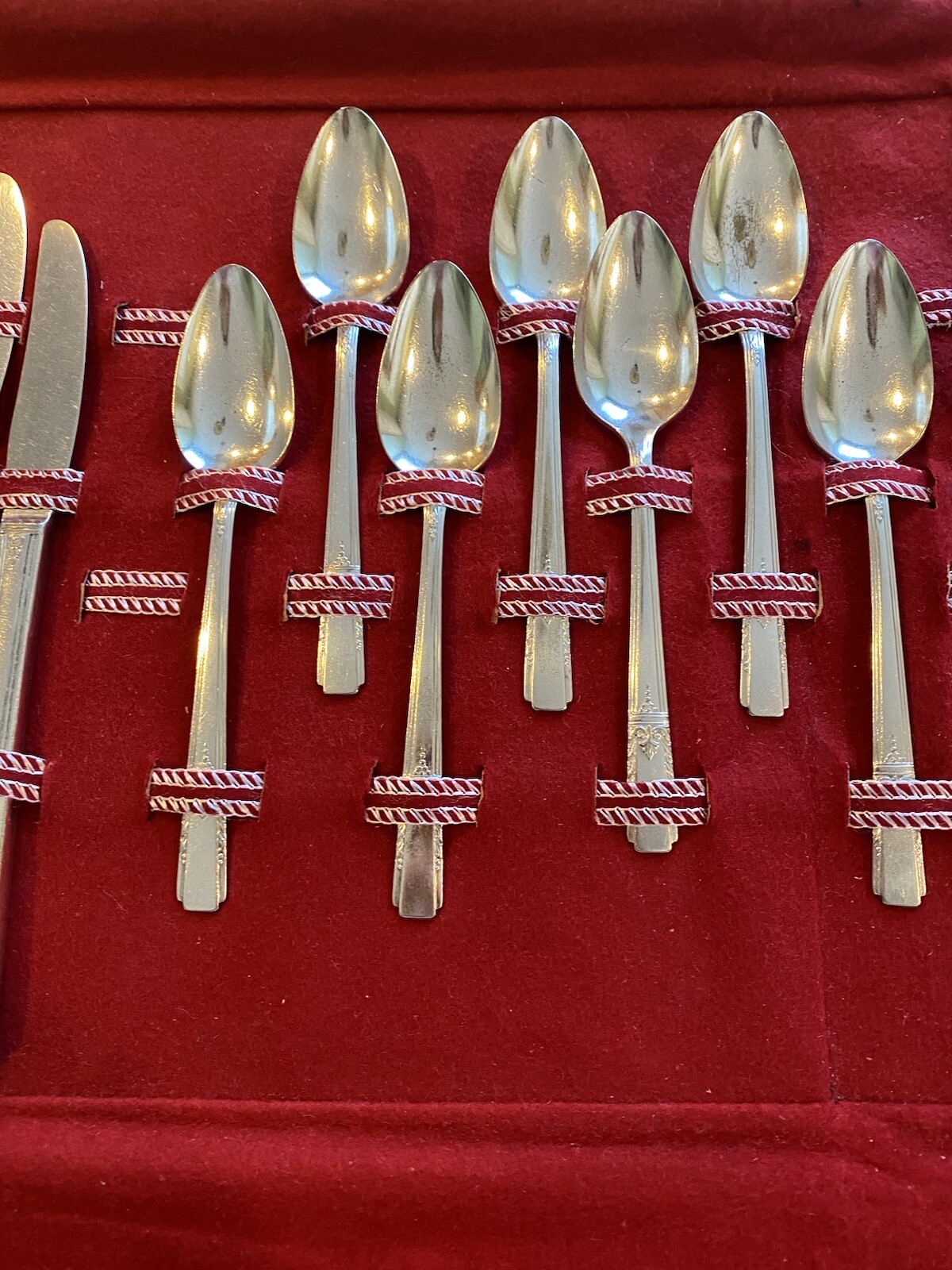 Oneida Wm A Rogers Lady Drake AA Heavy Flatware 24 Piece 1940’s W/ Case