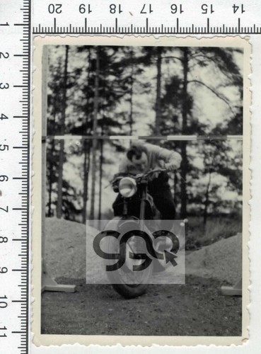 DDR-Aufnahme: Foto Oldtimer, Motorrad, rundum den Sachsenring