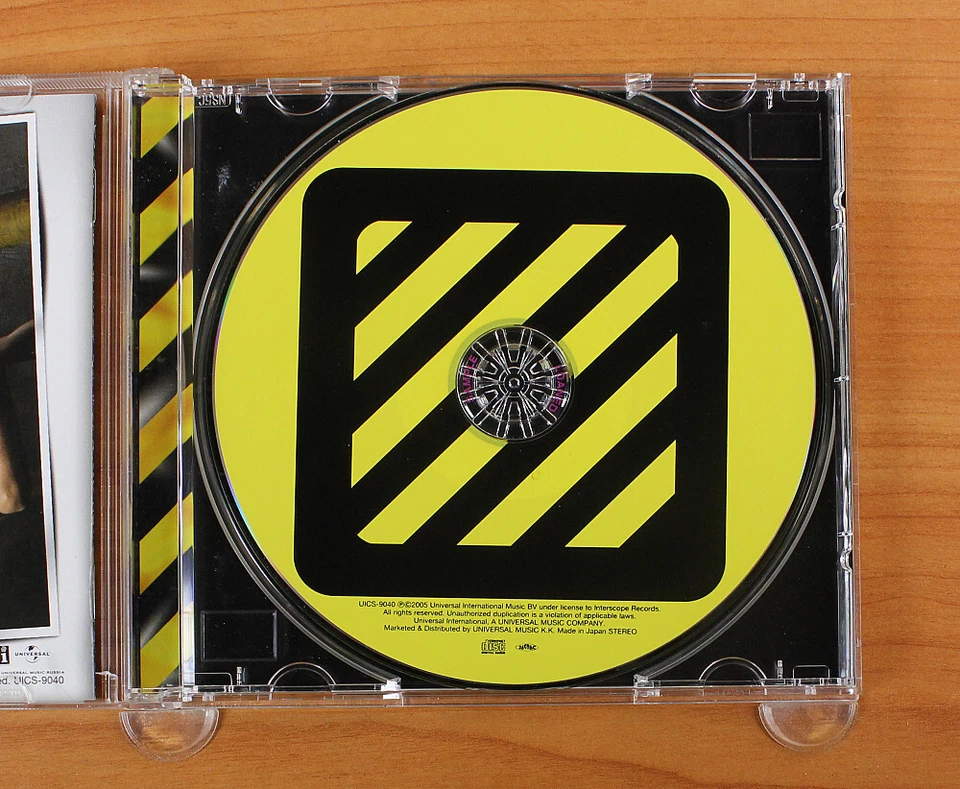 t.A.T.u. - Dangerous And Moving CD (Japan 2005 Interscope Records) UICS-9040 Foto 4 de 4