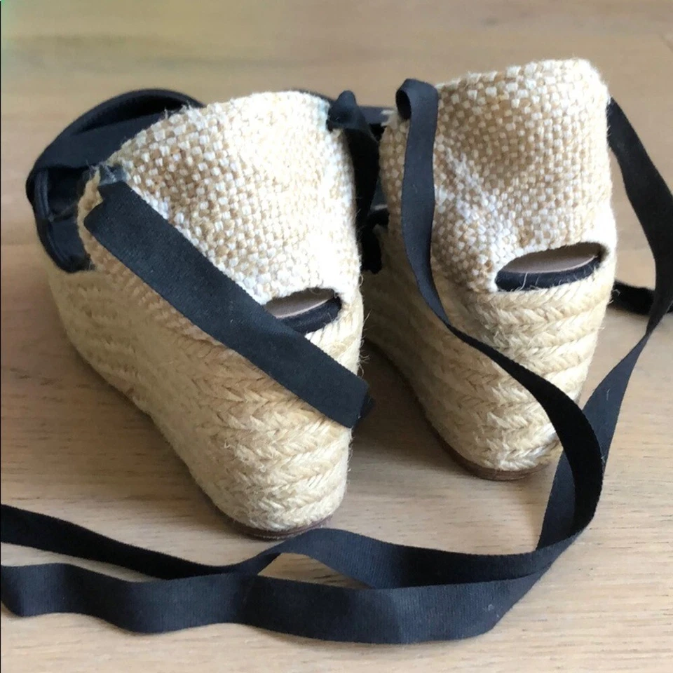 Cuñas plataforma Rochas negras Foto 4 de 4