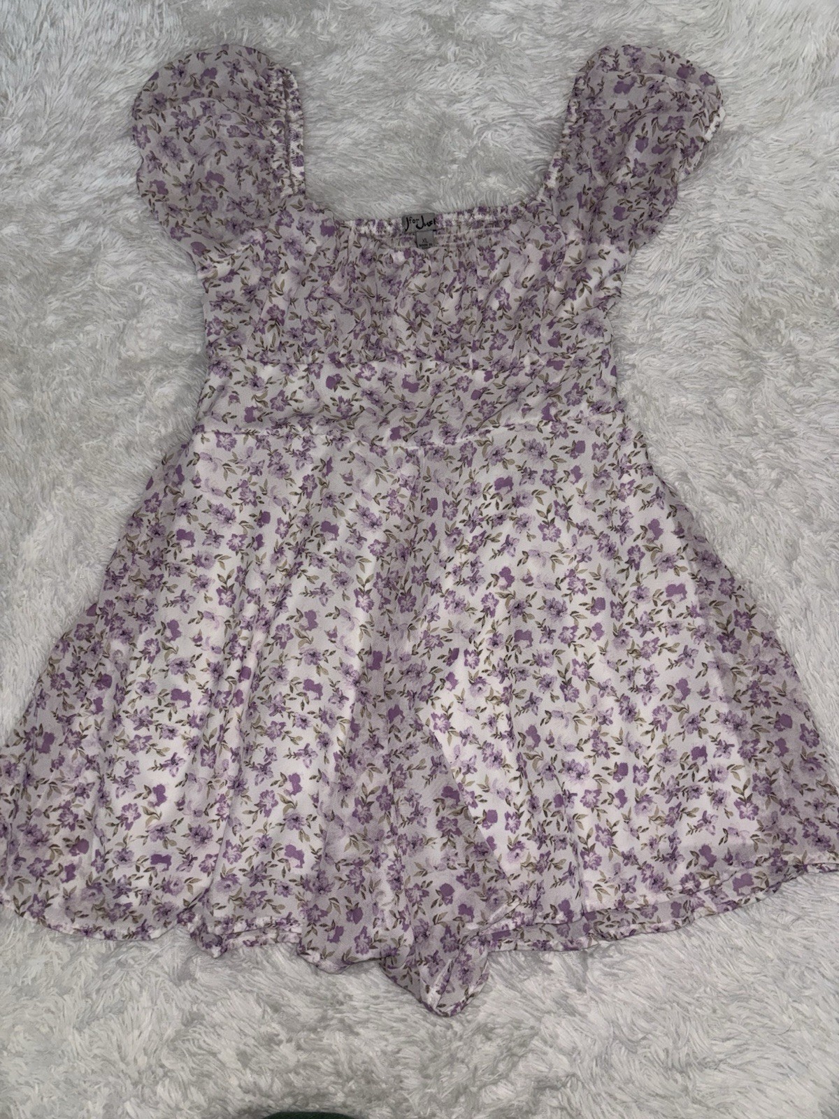 J for Justify sz. XL lavender floral lined romper. Delicate, pretty, grt. shape