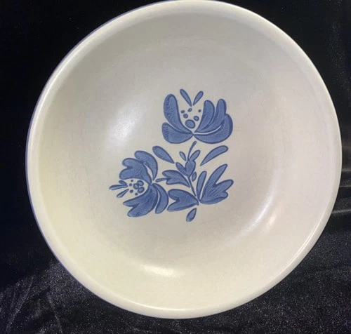 Vintage Pfaltzgraff Yorktowne 8 1/2" Vegetable Serving Bowl