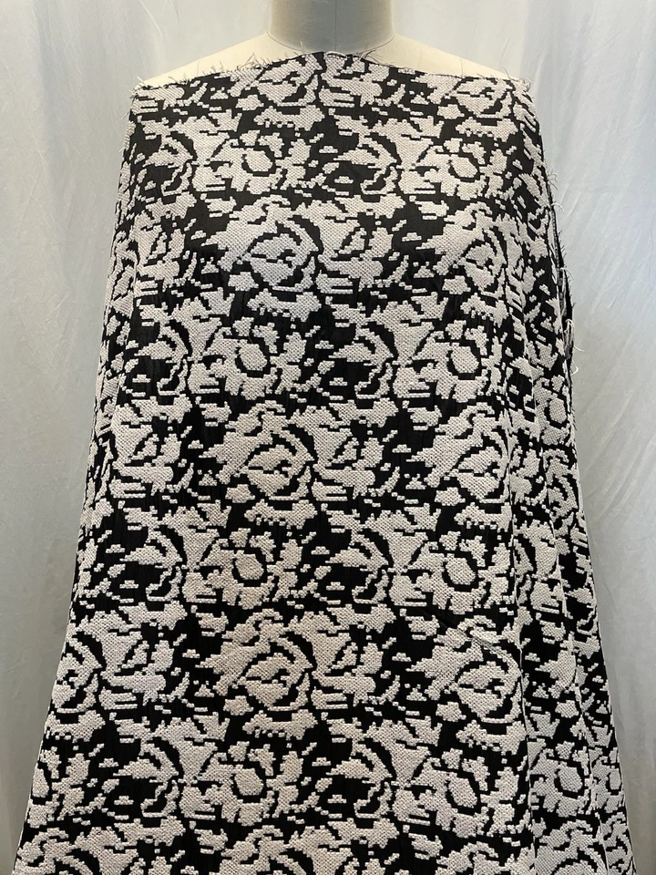 Elegant Black White Brocade Jacquard cotton Wool Blend Fabric 4.5 Yards 58" Wide - Image 4 of 4