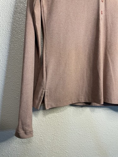 Top Henley Athleta Uptempo a costine fori per pollice manica lunga rosa medio scollo a V - Foto 3 di 8