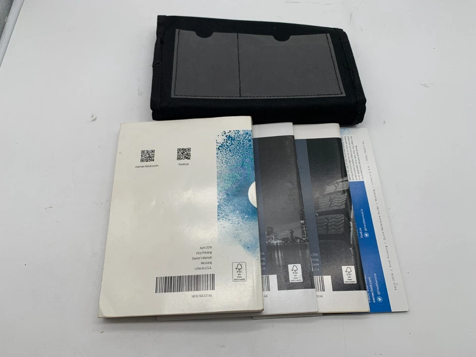 Ford Mustang 2017 conjunto manual del propietario con estuche OEM B03B23020 Foto 2 de 4