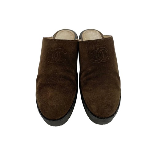 Auth CHANEL Brown Suede CC Logo Clogs Mules 37.5/7 Vintage Leather Slip On  Slide | eBay
