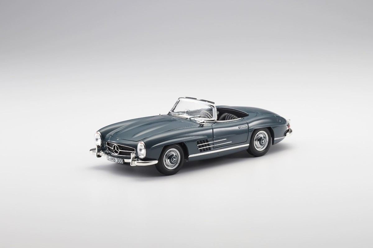 Mercedes 300 SL (W198 II) Roadster, hellgrün, 1957, 1:18, I-Norev | Model Car World
