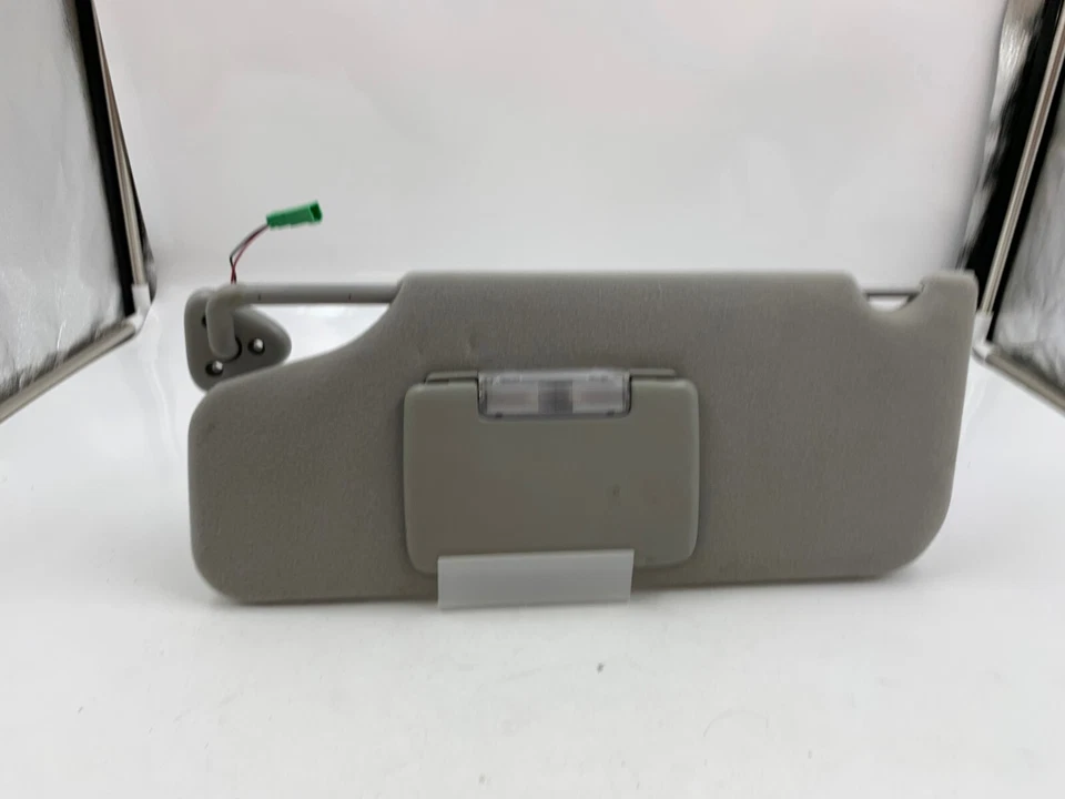 Солнцезащитный козырек для драйвера Mercury Montego 2005-2007 годов выпуска серый с подсветкой от оригинального производителя E02B63002 - Изображение 2 из 4