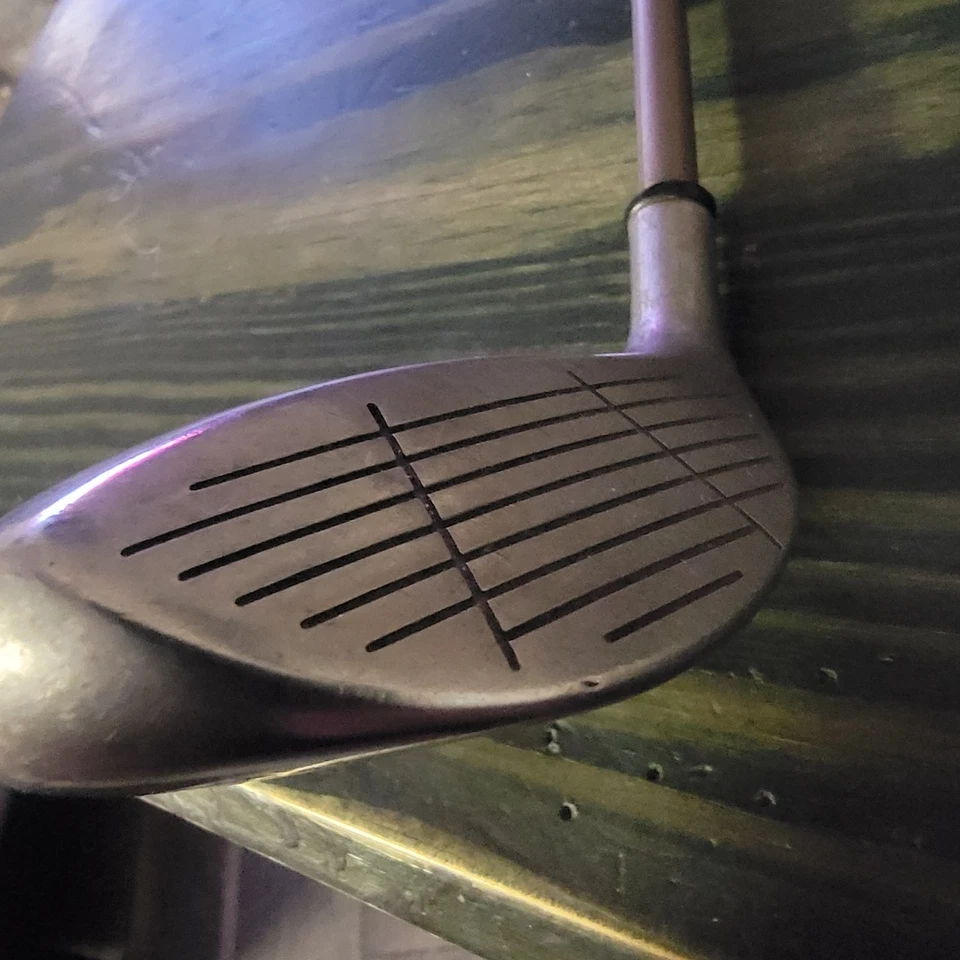 Taco de golfe XPC 2000 17-4 AÇO INOXIDÁVEL # 9 MADEIRA 28° DESTRO 41" - Imagem 3 de 4