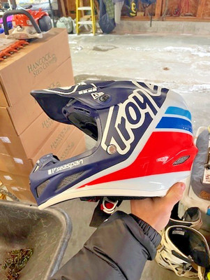 Troy Lee SE4 Composite Silhouette Adidas Team Helmet, Size: Large 