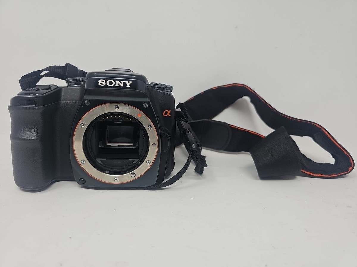 SONY α100 ボディ ブラック DSLR-A100 Sony Alpha a100 10.2MP Digital SLR Camera - Black (Body Only
