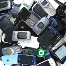 Lot of Assorted Mix Phones For Parts/Repair/Trade-In/Gold Recovery AS IS *READ*