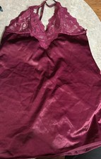 VINTAGE MAROON LINGERIE / NIGHTIE SIZE MEDIUM.