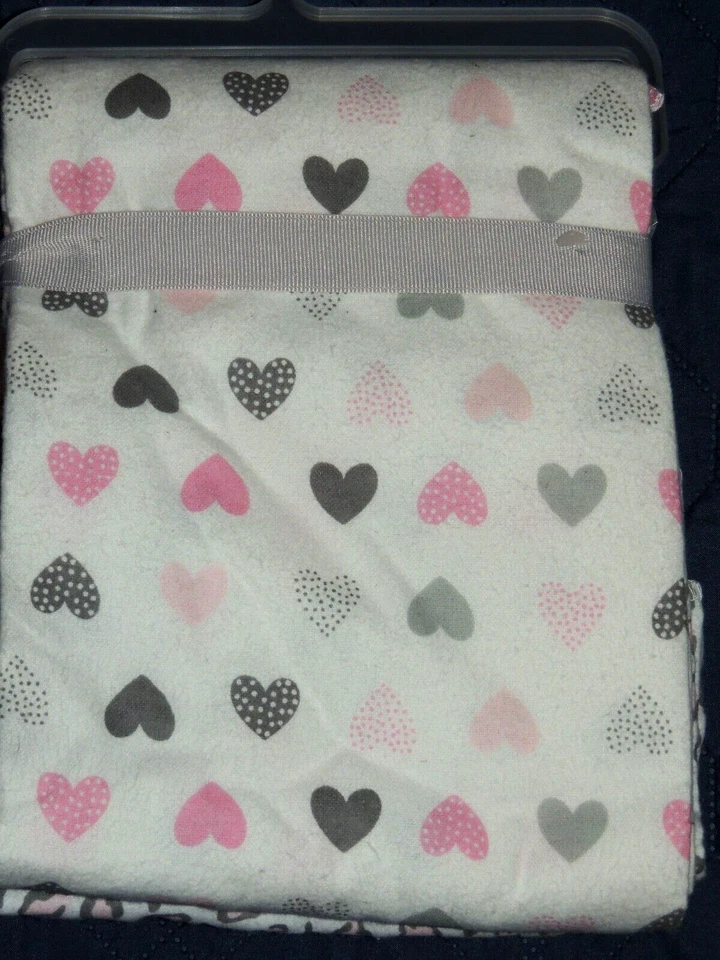 Recién Nacido 4 Mantas Bebé Recibiendo Corazones Estampado Leopardo Rosa Gris 30" San Valentín Foto 2 de 4