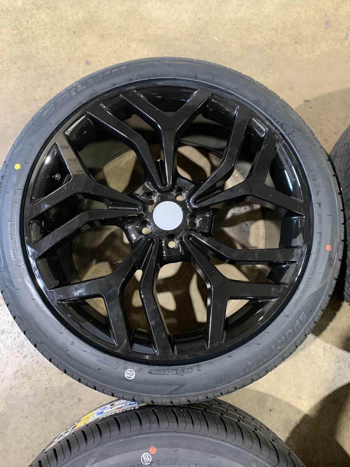 Set Of brand new Alloy Wheels And Tyres 5x108 Fits Range Rover Evoque