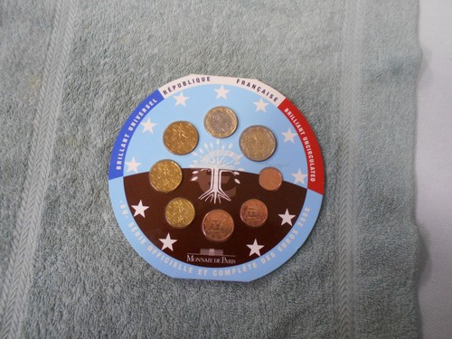 #YY. 2008 FRANCE UNCIRCULATED COIN SET - Picture 2 of 3