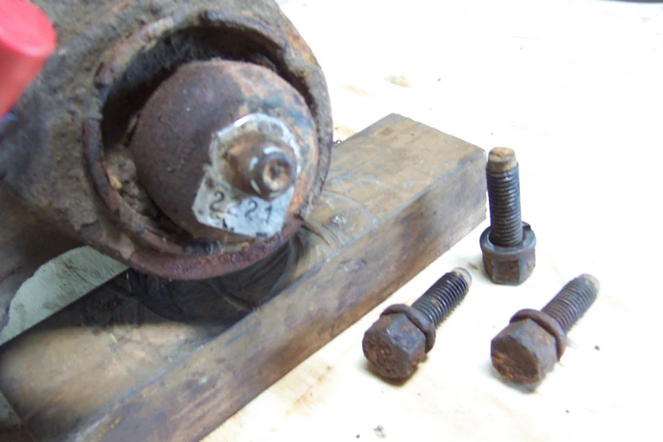1972 & Other Dodge Charger Power Steering Box W/Nut, Washer & Bolts - Image 4 of 4