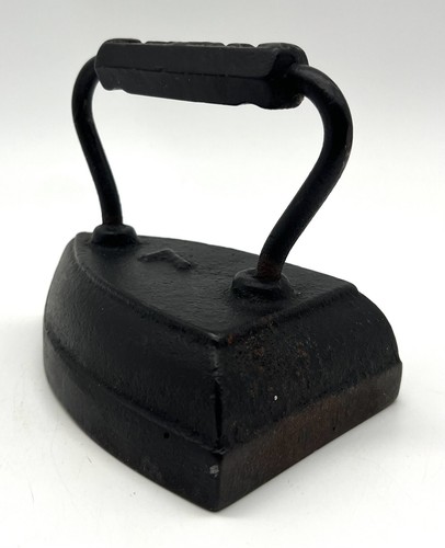 Antique Cast Iron Wapak #7 Sad Iron Door Stop - Picture 7 of 14