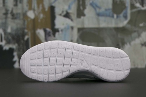 Nike Roshe One Youth Size 7Y Wolf Gray White Running 599728 033 - Picture 7 of 11
