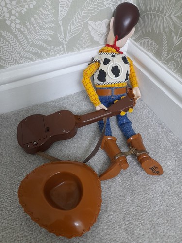 Toy Story Strummin Woody Guitar Figure 1999 For Spares Or Repairs - Picture 4 of 6