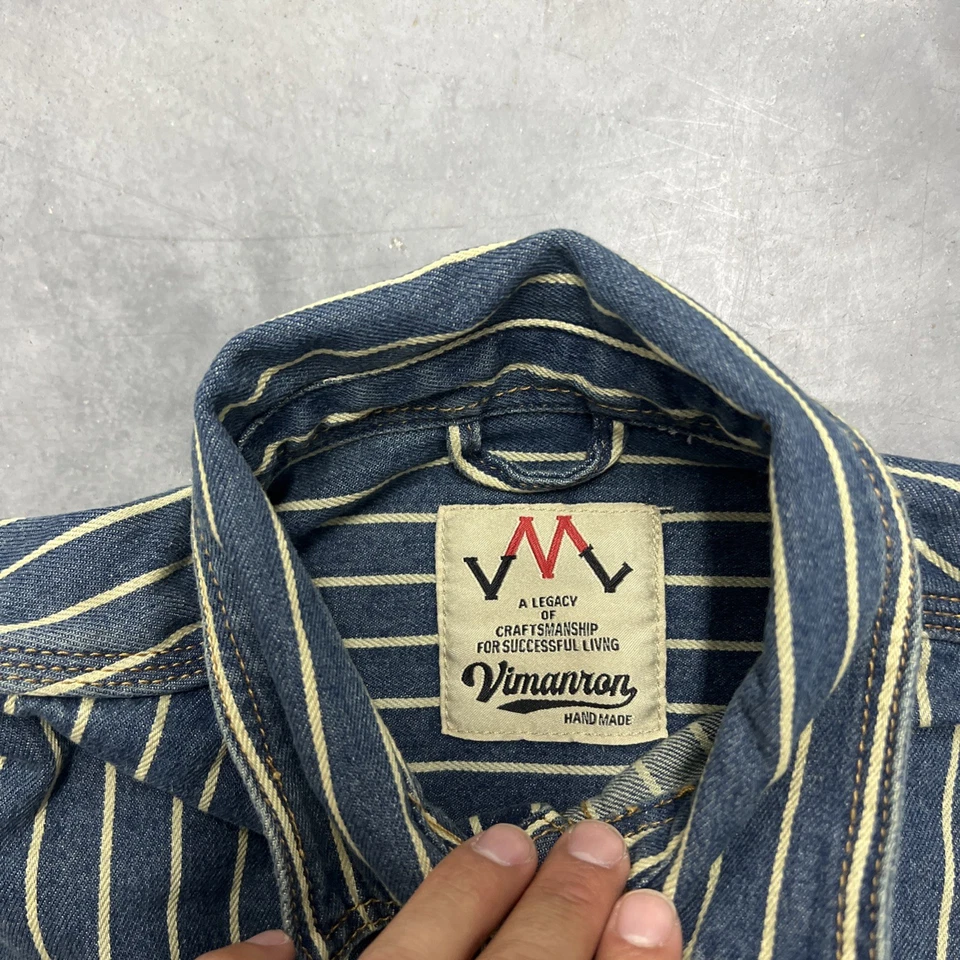 Camisa vaquera vintage lavada a rayas verticales para hombre camisa suelta de algodón manga larga Foto 4 de 4