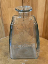 Vtg SQUARE CLEAR GLASS JAR 7” MAPLE LEAVES EMBOSS SYRUP ANCHOR HOCKING (8837)