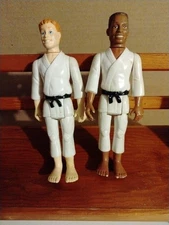 2-1995 PLAYSKOOL PLAY PEOPLE 6" POSABLE KARATE AFRICAN AMERICAN & CAUCASIAN 