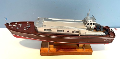 Modellyacht Custom Made Kajütkreuzer Modellboot auf Holzsockel 14" lang  - Bild 2 von 5