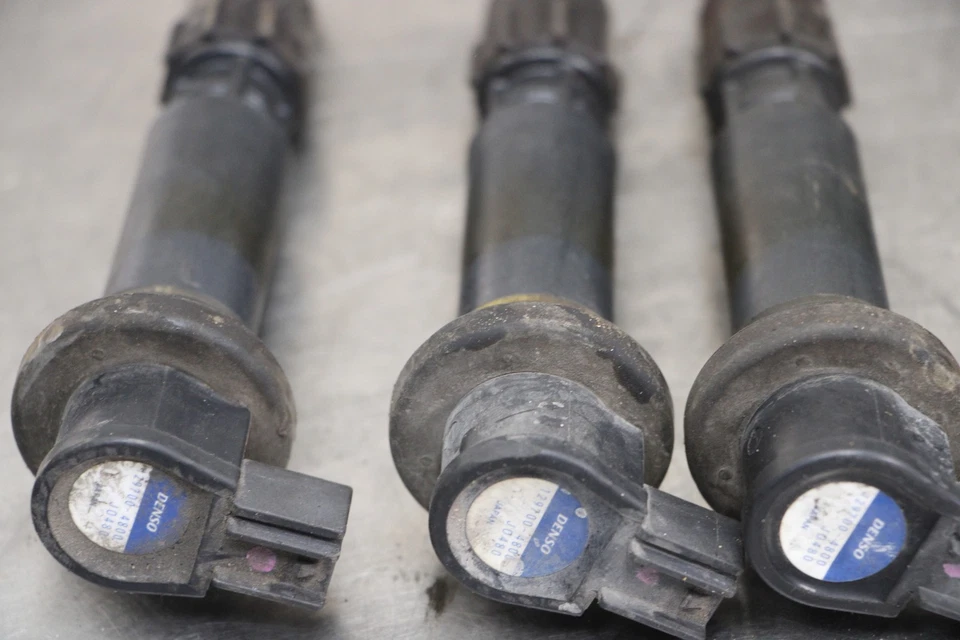 06-07 SUZUKI GSXR600 GSXR 600 IGNITION COILS COIL SPARK PLUG CAPS 33410-29G00 - Imagem 3 de 4