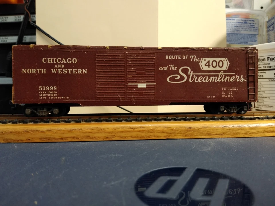 C&NW/Chicago&North Western 50' Boxcar HO Scale Hornhook Couplers Car #51998 N/B - Image 2 of 4