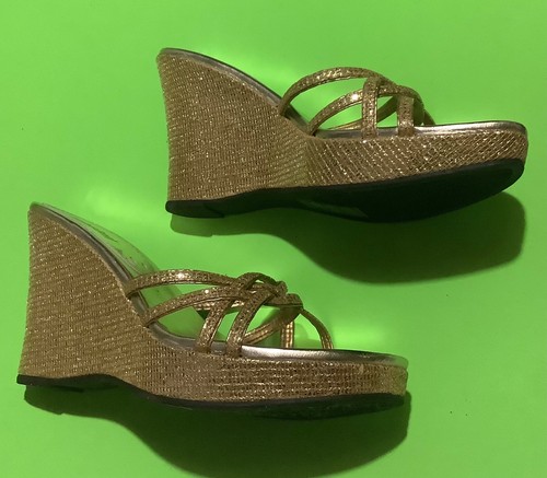Kenneth Cole "Unlisted" Womens Sparkly Gold Strappy High Heel Wedges Sandals 9.5