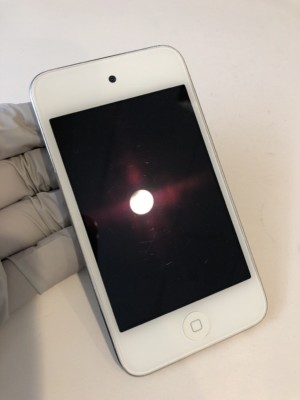 Apple iPod touch 4th Generation White (8 GB) - Good