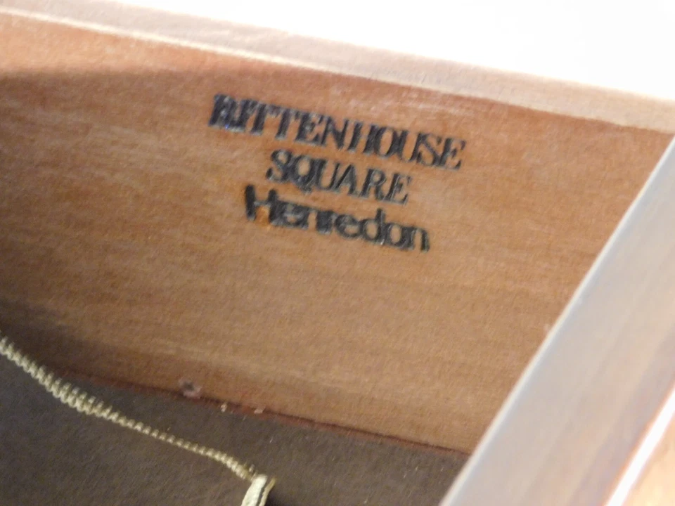 Servidor/bar/aparador HENREDON Rittenhouse Square Chippendale Foto 2 de 4