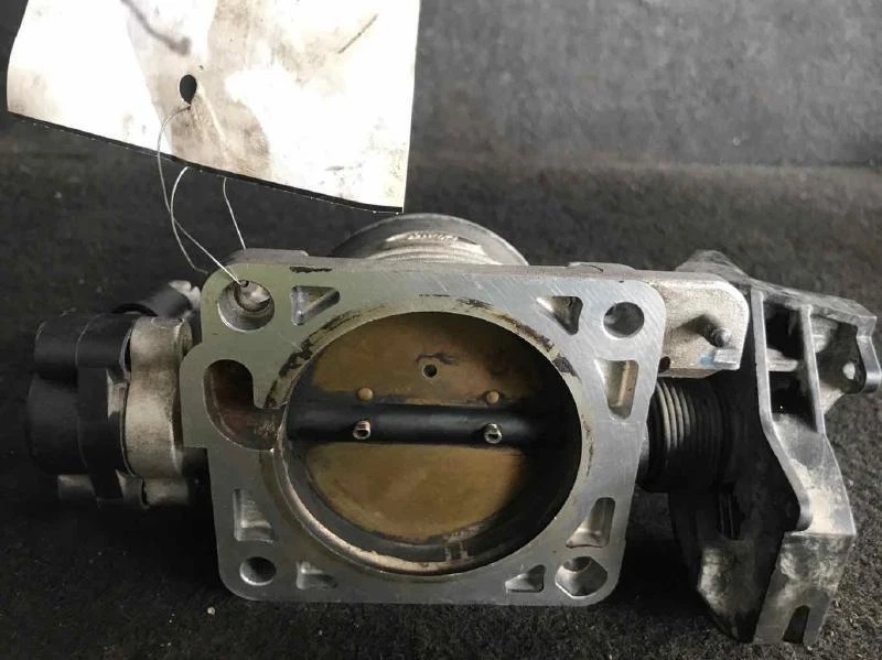 Conjunto de carcasa de válvula de cuerpo de acelerador Ford Explorer 2002-2003 4,6 L OEM Foto 3 de 3