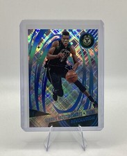 2016-17 Panini Revolution Cosmic #4 Giannis Antetokounmpo /100