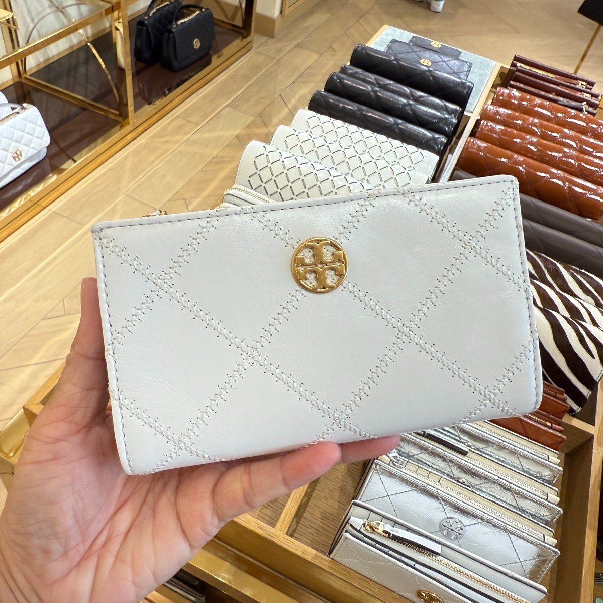 Tory Burch Willa Medium Wallet 171596 Shrunken Goat Leather Blanc
