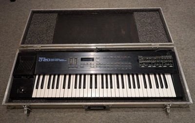 Roland D20 mit sehr stabilem hochwertigen Flightcase