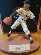 AUTHENTIC GARTLAN AUTOGRAPHED WHITEY FORD FIGURE SIGNED RARE YANKEES 1989