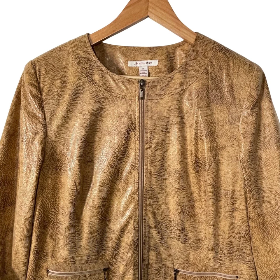 Chaqueta texturizada sintética con estampado de serpiente artística con cremallera tostada talla 12 JM Collection para mujer Foto 2 de 4