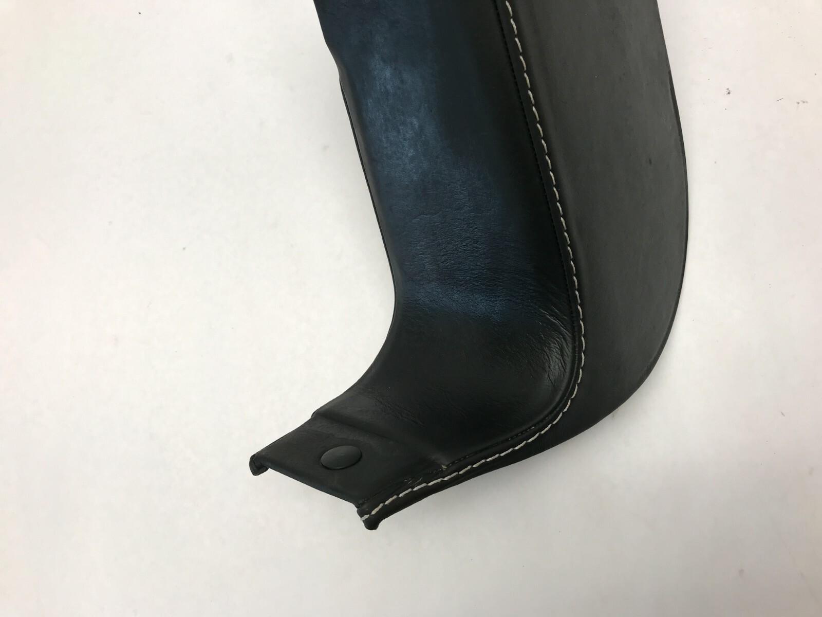 07-16 ASTON MARTIN V8 VANTAGE A PILLAR DOOR SILL TRIM LEFT LH DRIVER SIDE OEM