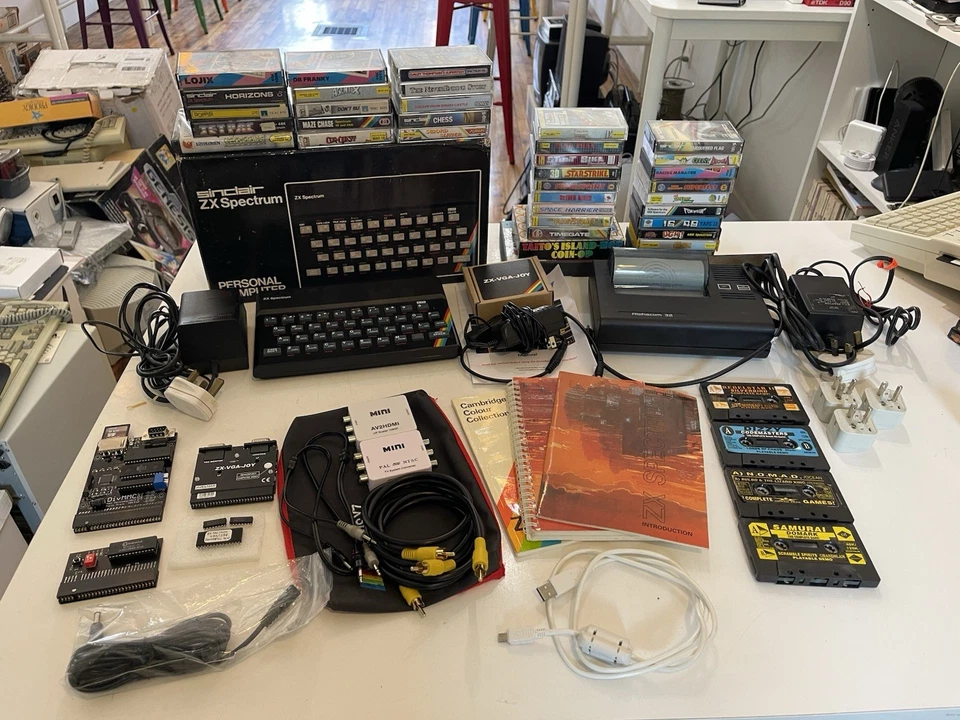 Ultimate ZX Spectrum - 48K, Composite, DivMMC, Tape Games, Box + Extras! - Image 3 of 4