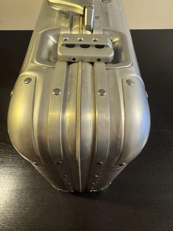 Rimowa Estuche Adjunto Para Hombre Aluminio Viaje Negocios Plateado Un Artículo Dial Bloqueo Foto 3 de 4