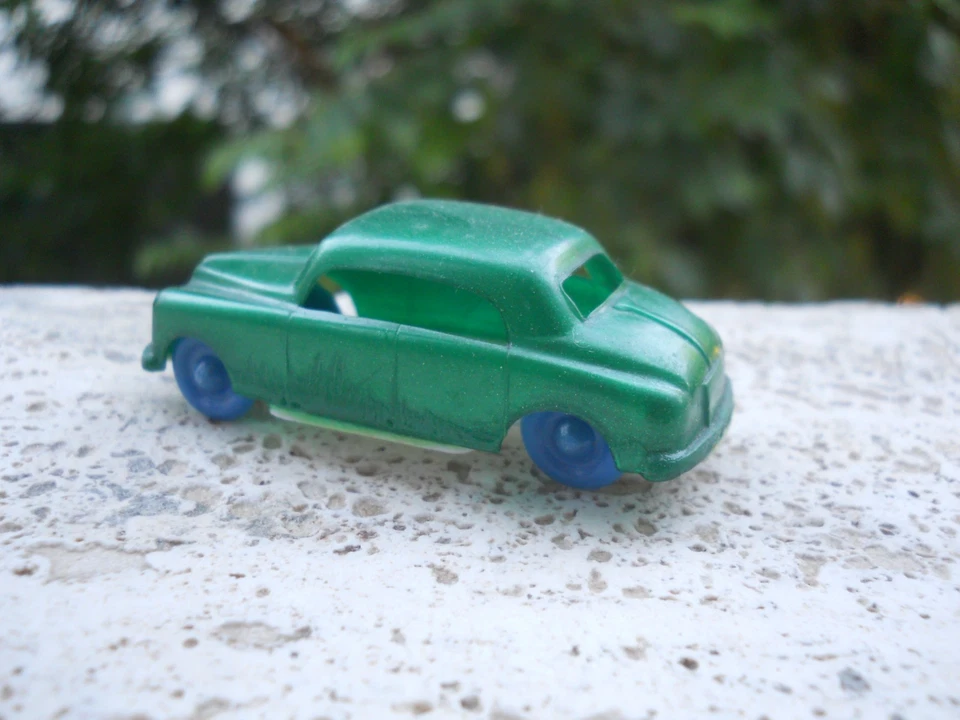 LUSSBERT o LUSS BERT FIAT 1400 SCALA 1/87 MACCHININA IN PLASTICA COPIA MERCURY - Immagine 3 di 4