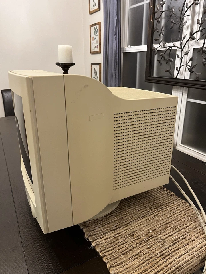 Vintage 1996 MAG Innovision 16 Inch Color CRT Computer Monitor - Working - Image 4 of 4