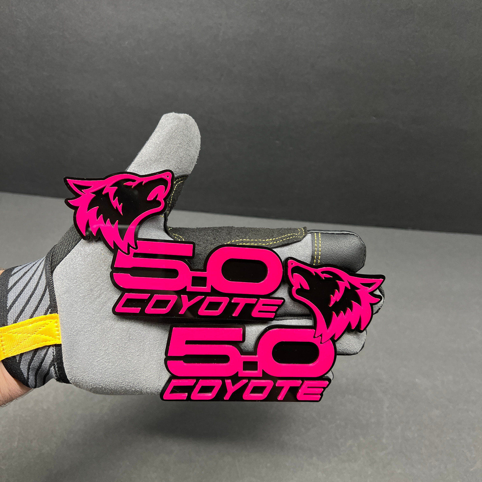 PAIR COYOTE 5.0 Emblem Badges PINK\BLACK Fender Angry Aggressive Racing